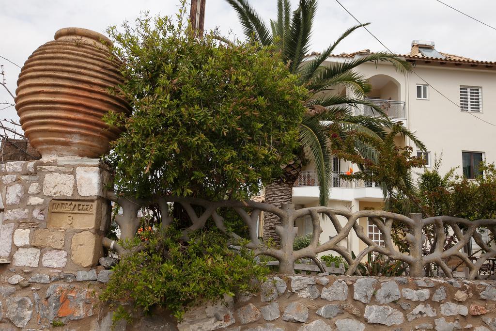 Petra Thea Apartment Kalamata Exteriör bild