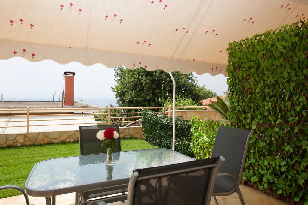 Petra Thea Apartment Kalamata Exteriör bild