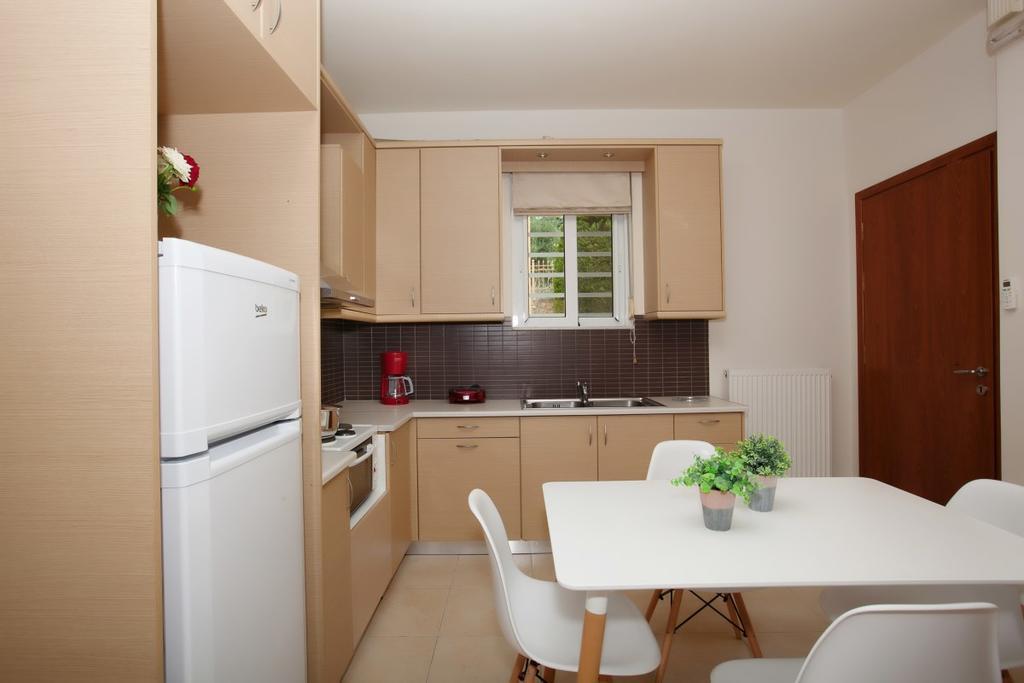 Petra Thea Apartment Kalamata Exteriör bild