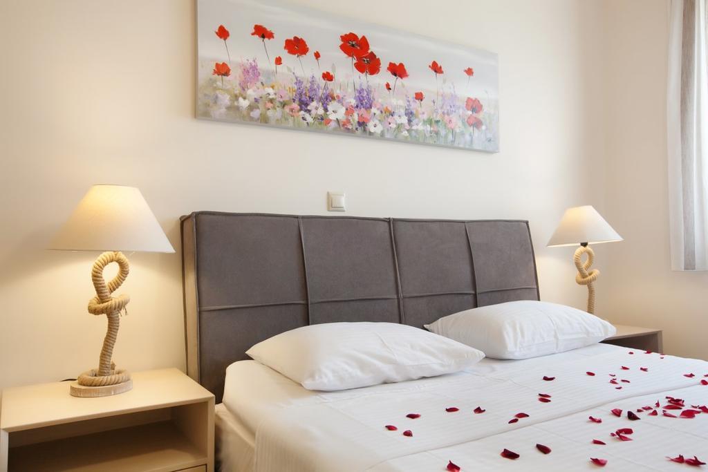 Petra Thea Apartment Kalamata Exteriör bild