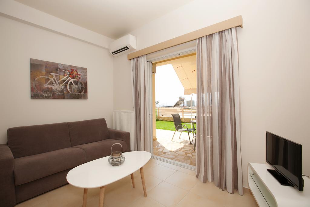 Petra Thea Apartment Kalamata Exteriör bild