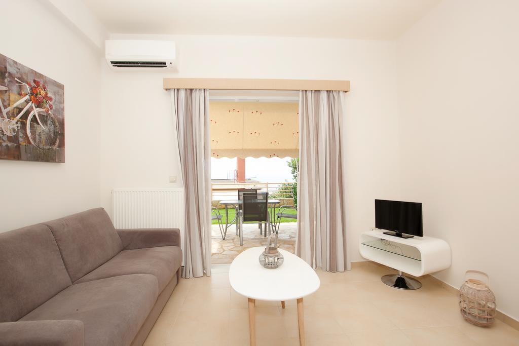 Petra Thea Apartment Kalamata Exteriör bild