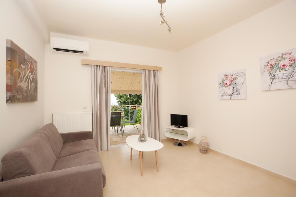 Petra Thea Apartment Kalamata Exteriör bild