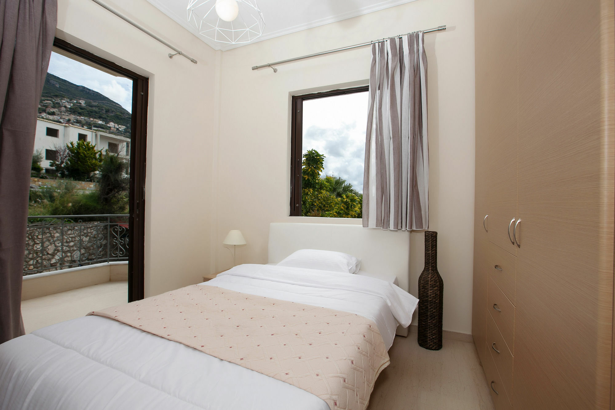 Petra Thea Apartment Kalamata Exteriör bild
